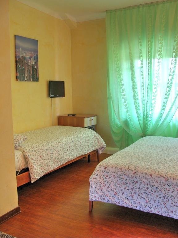 Hotel Flora Дезенцано-дель-Гарда Номер фото