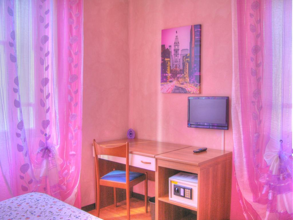 Hotel Flora Дезенцано-дель-Гарда Номер фото